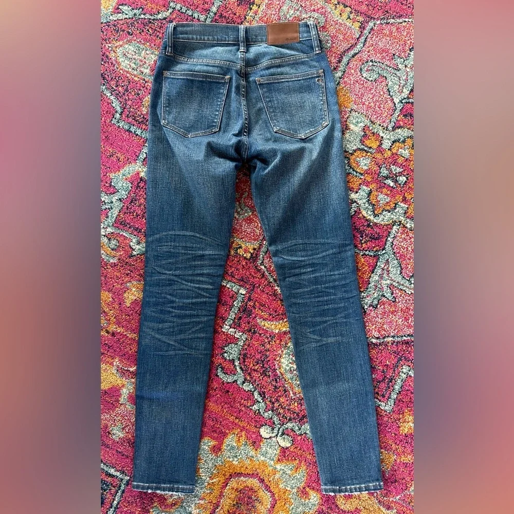Madewell | Women’s medium blue distressed high rise skinny skinny jeans, size 25